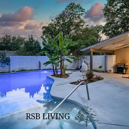Stunning 5Br 2Ba Holiday Home With Private Pool And Cinema